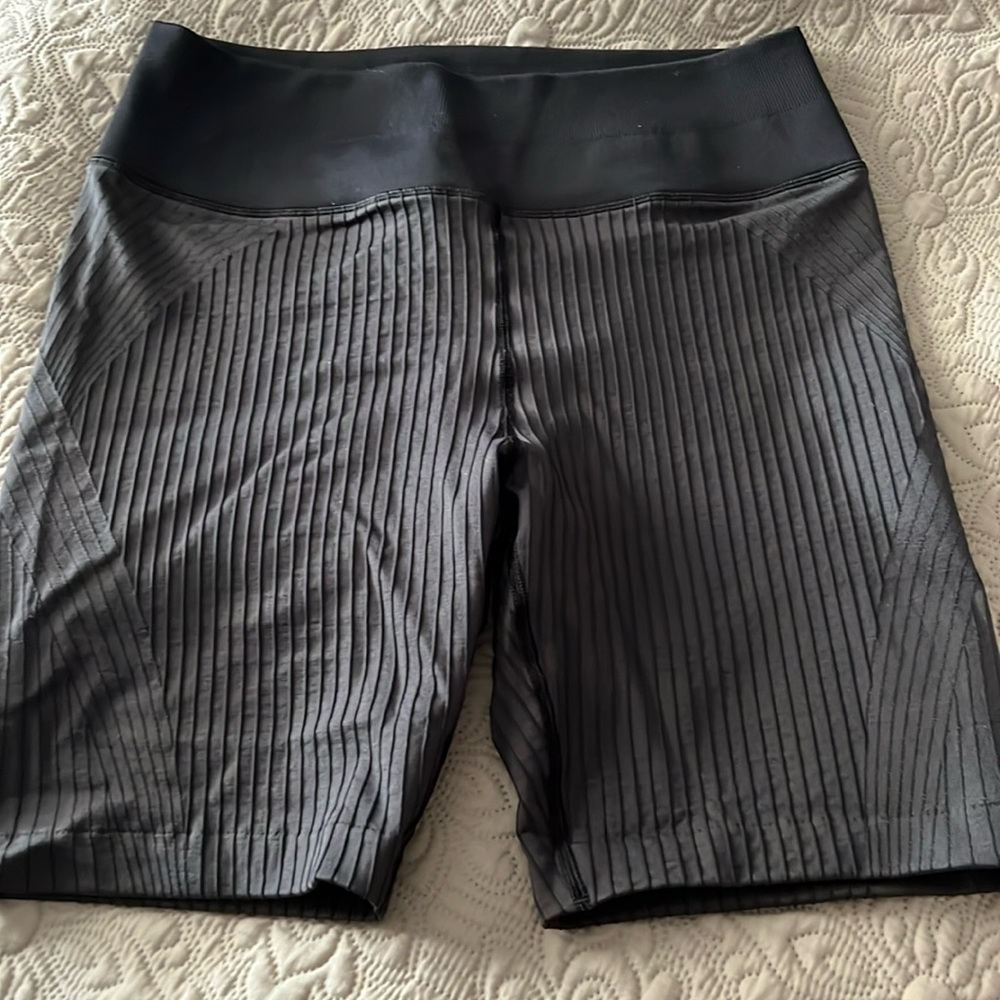 Lululemon black shorts